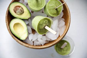 avocado-popsicle-Paleta-Aguacate-3-muy-bueno-cookbook-la-cooquette-cravings