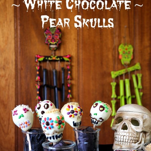 White Chocolate Pear Skulls - Halloween / Day of the Dead recipes - La Cooquette