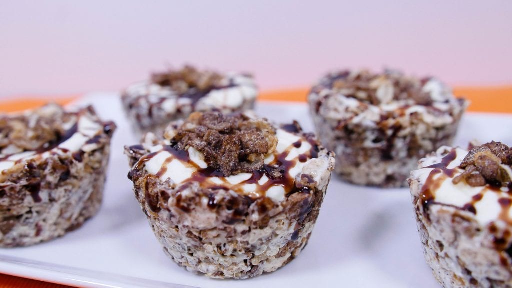 no-bake-cakes-with-pebbles-cereal-la-cooquette-peanut-butter-chocolate-3