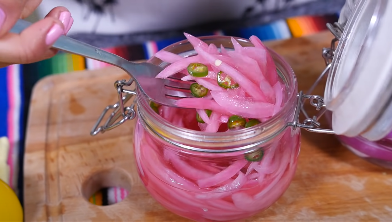 After two days marinating, the red pickled onions encurtido has a smooth texture and taste